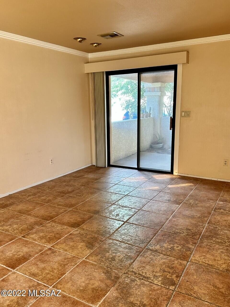 218 E Horizon Cir