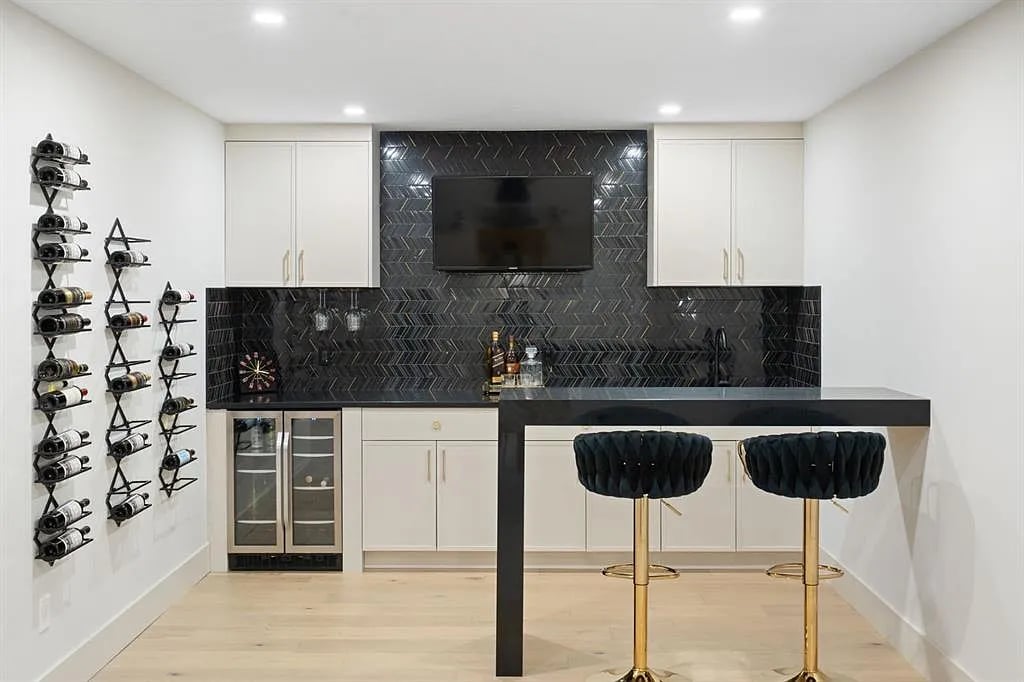 73 N Waters Edge Gdns