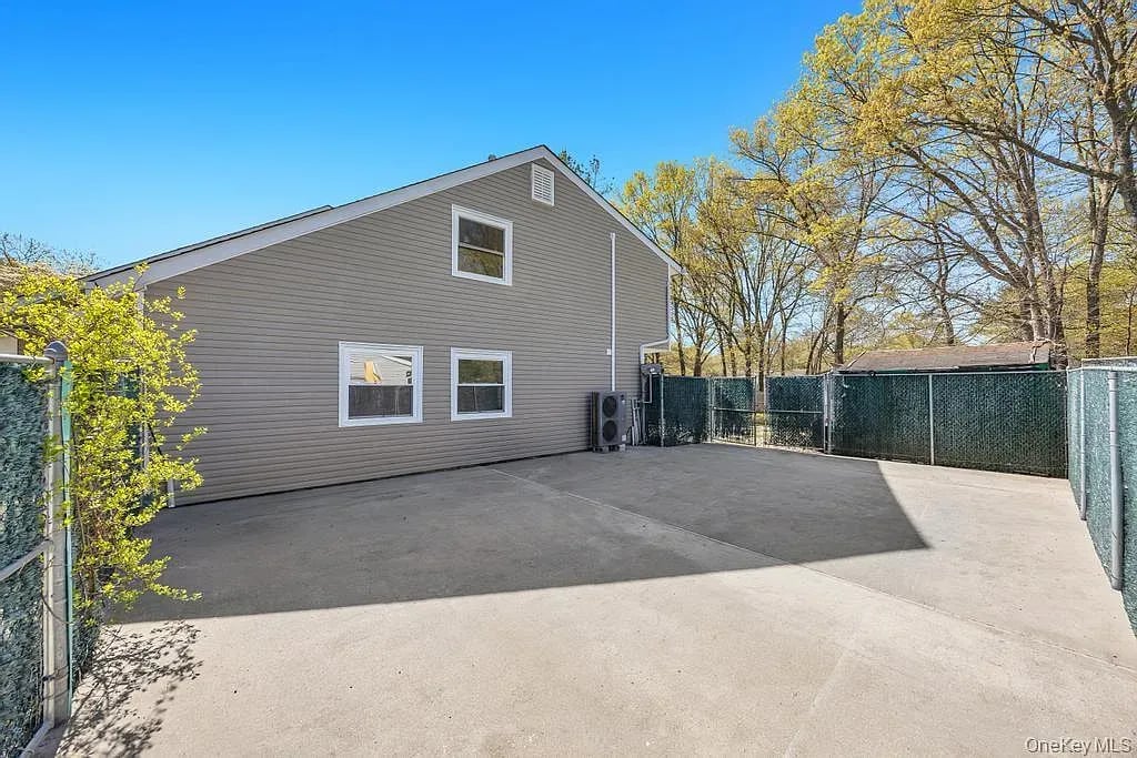 8 Grand Canyon Ln