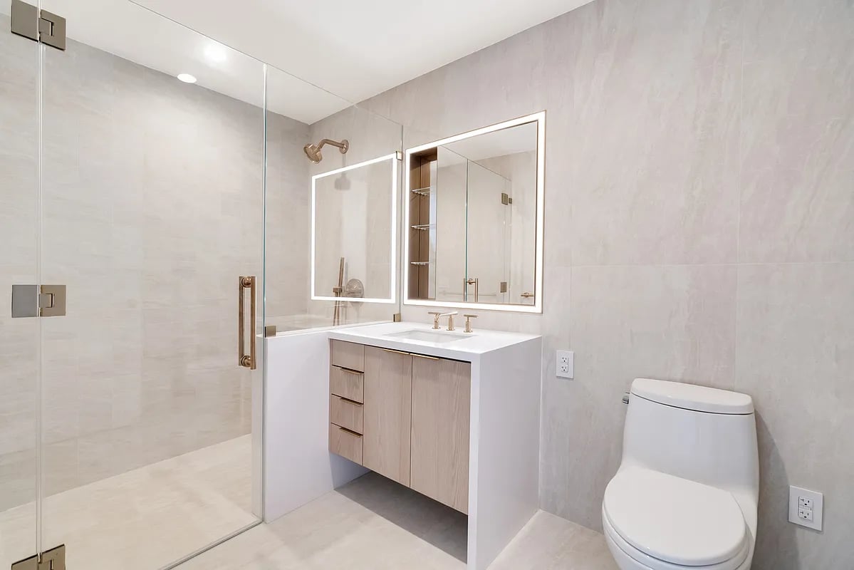 3 Court Square Unit: 2911