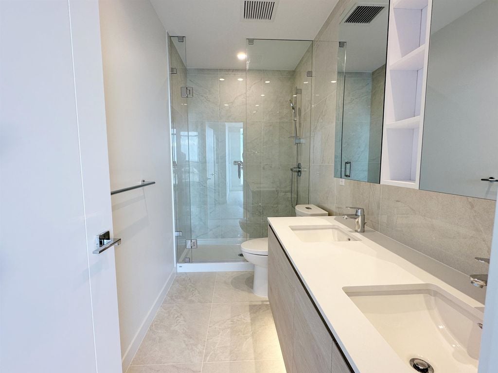 680 Quayside Dr, #1401
