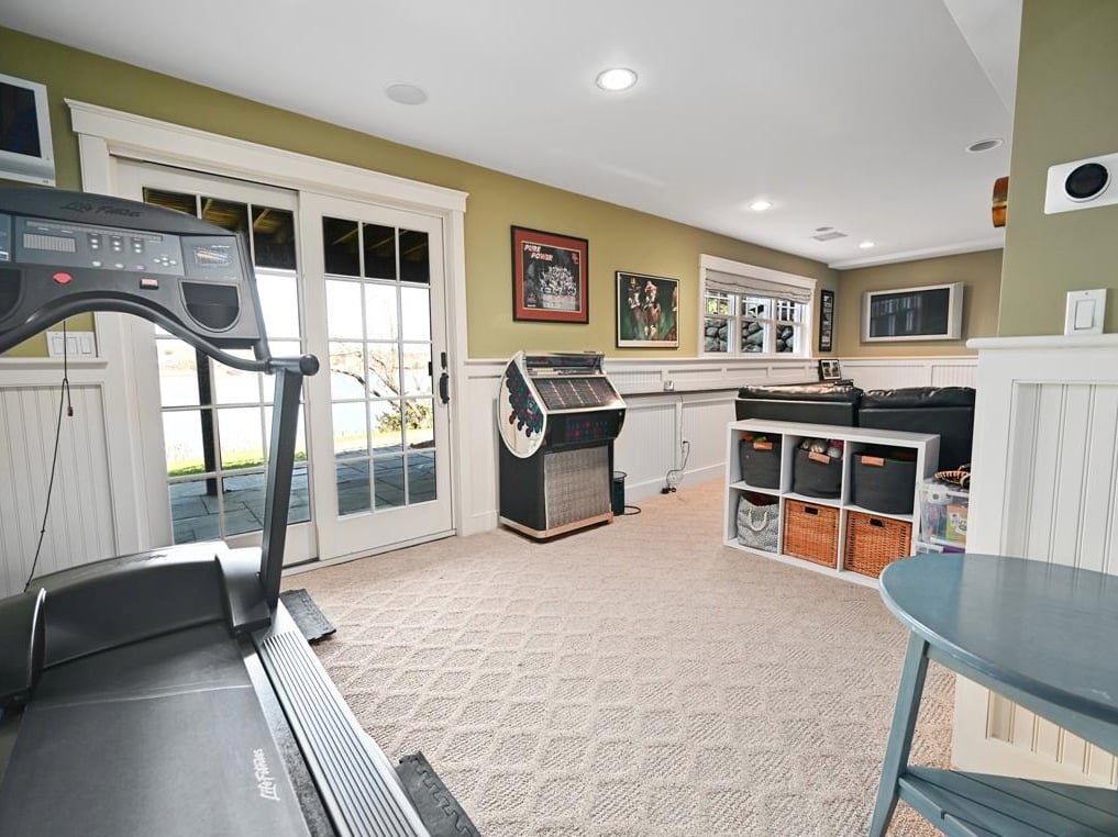 114 Hines Point