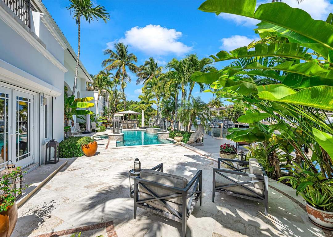 166 Royal Palm Dr