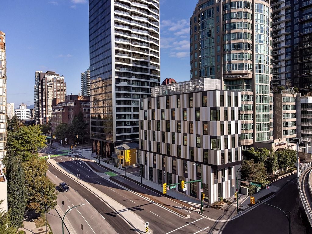 889 Pacific St, #2701