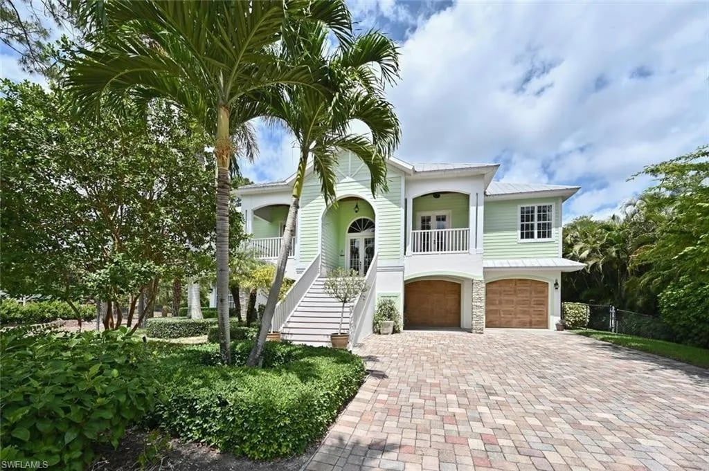 5811 Sea Grass Ln