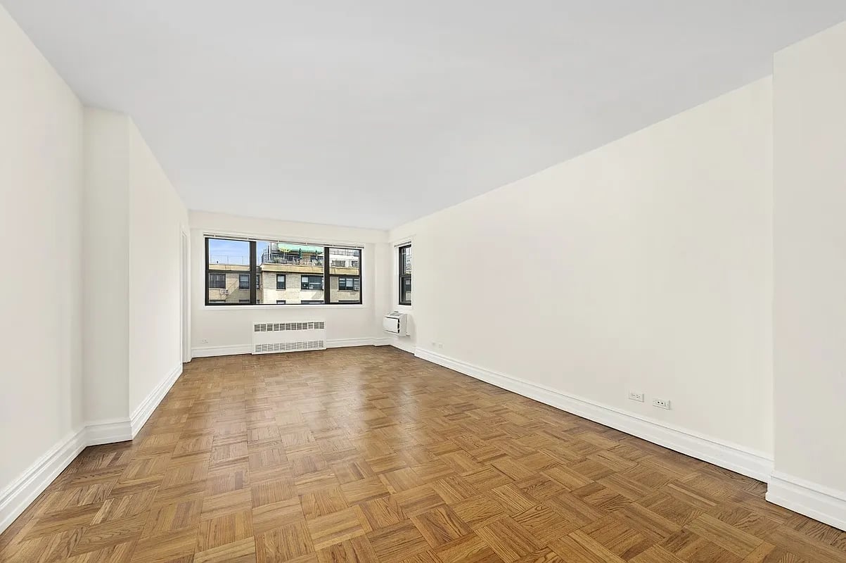420 East 79th St Unit: 15B