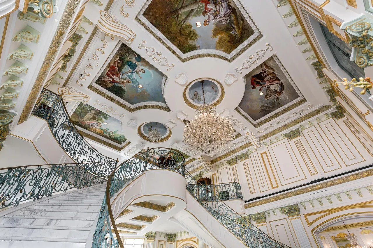 4158 Commonwealth Ave