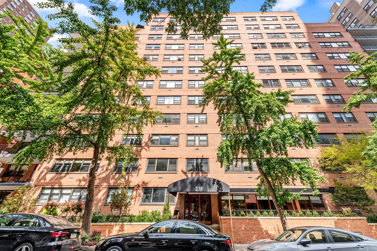 235 East 87th Street Unit: 10B