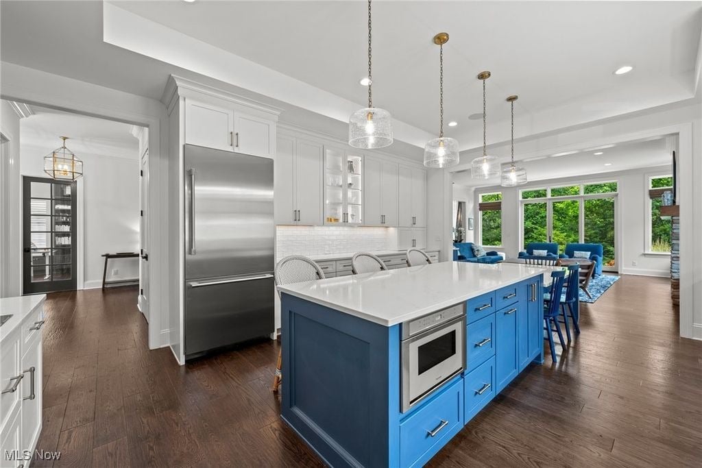 300 Woodridge Ln