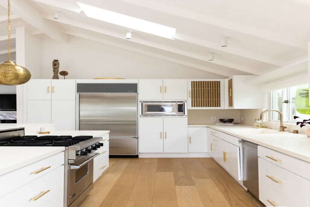 Echelon Pavilion, Grayfox St, 90265