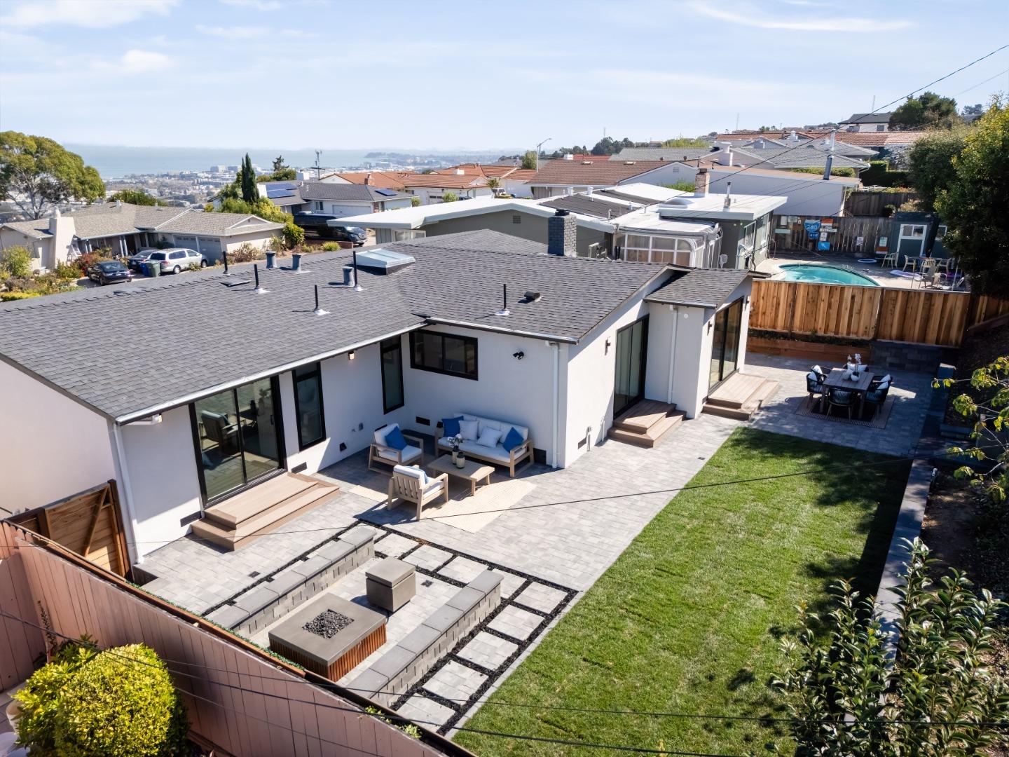 1041 Crestview Drive