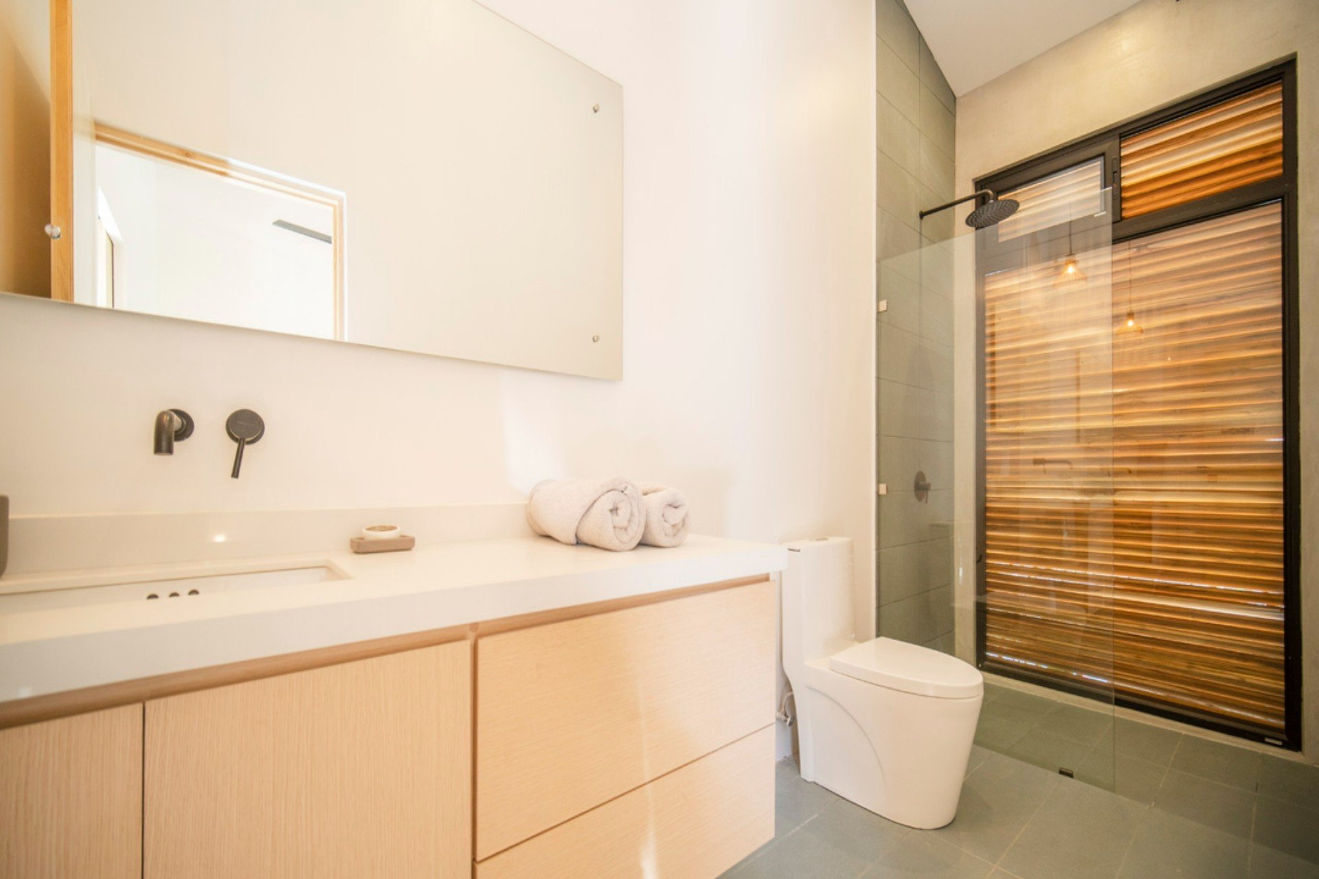 Casa Cenizaro | Elegant 4-Bed Tropical Retreat with Pool in Surfside, Potrero