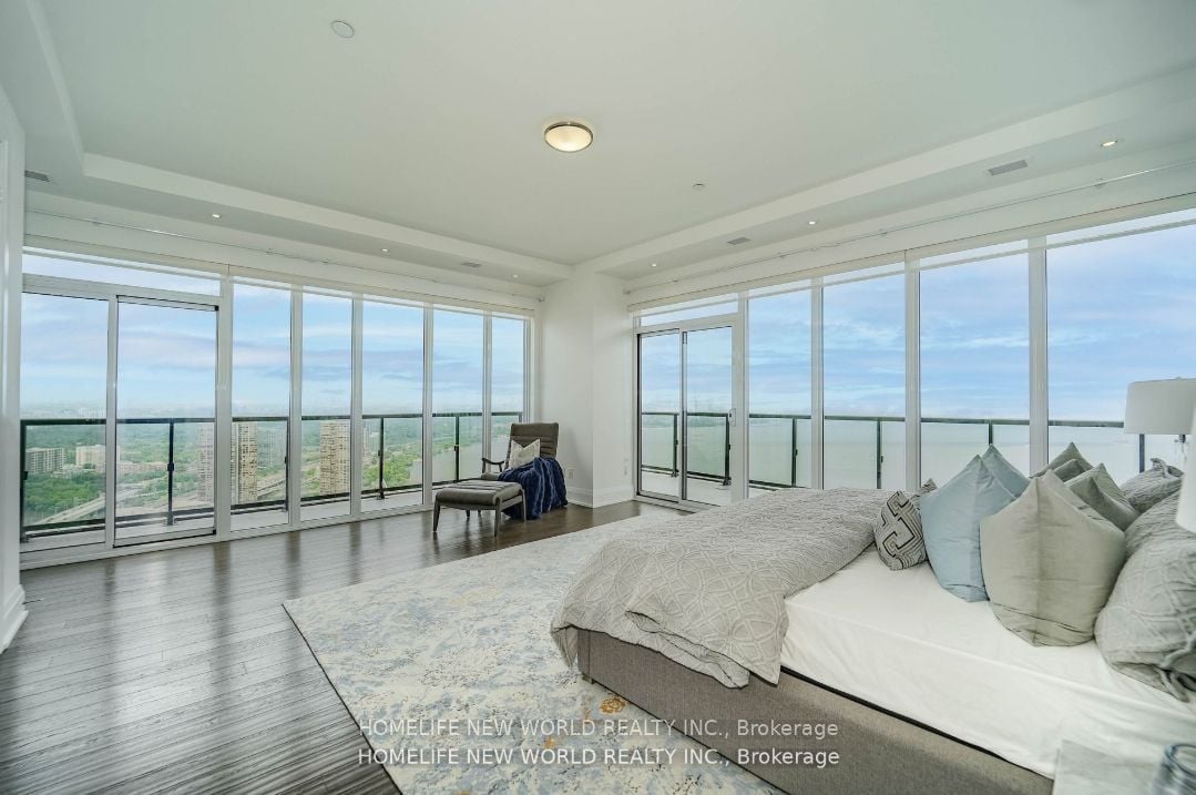 RARE PENTHOUSE OPPORTUNITY IN MIMICO