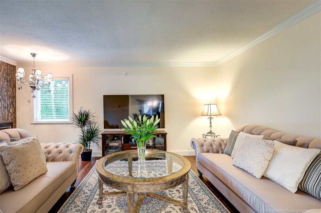 230 W 16th St, #4