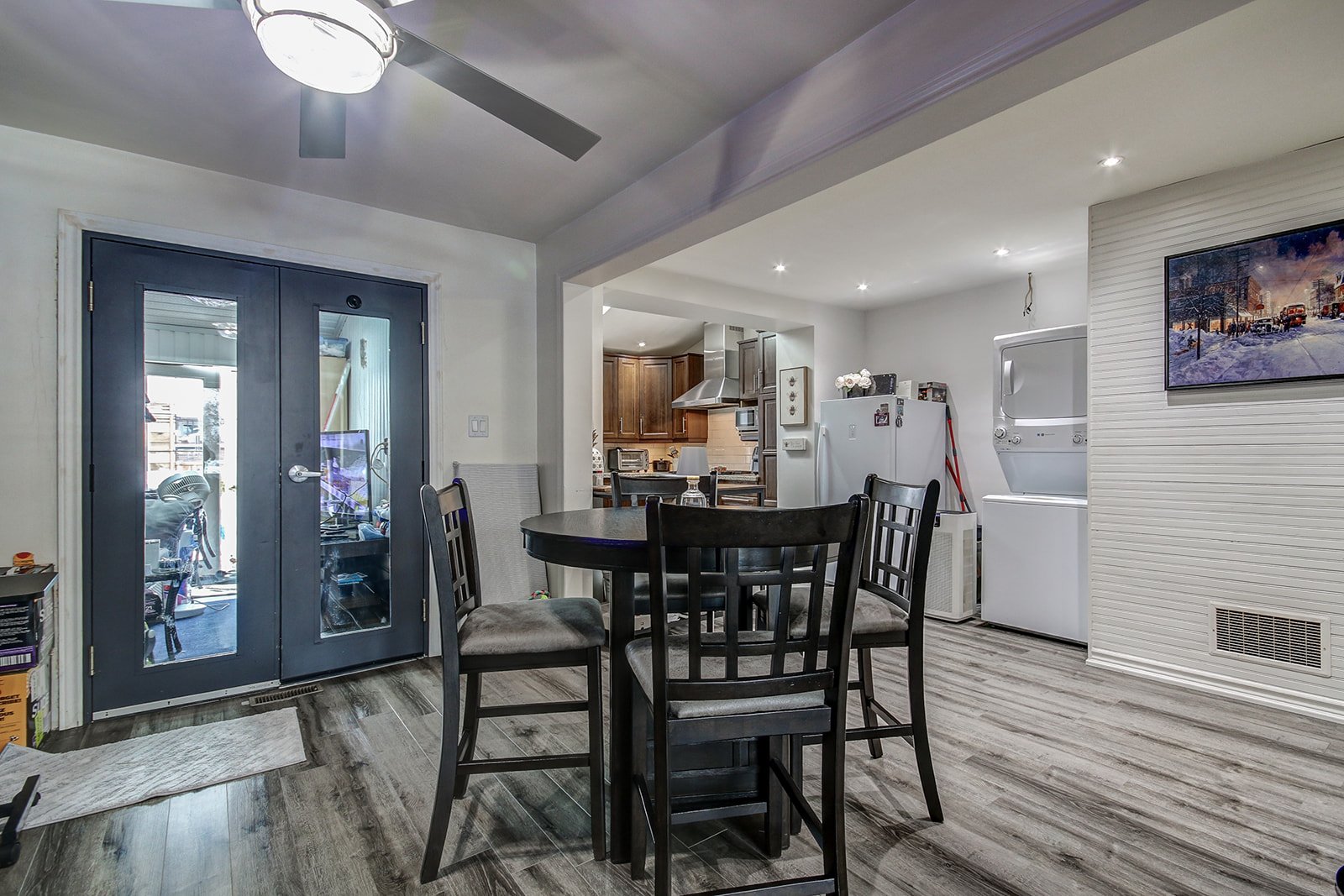 16 Allenby Ave