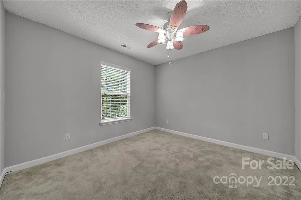 206 Forest Oaks Dr