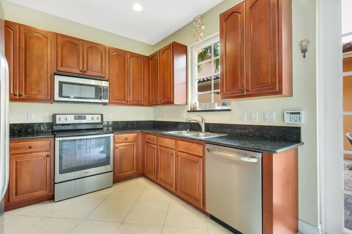 174 Lismore Ln