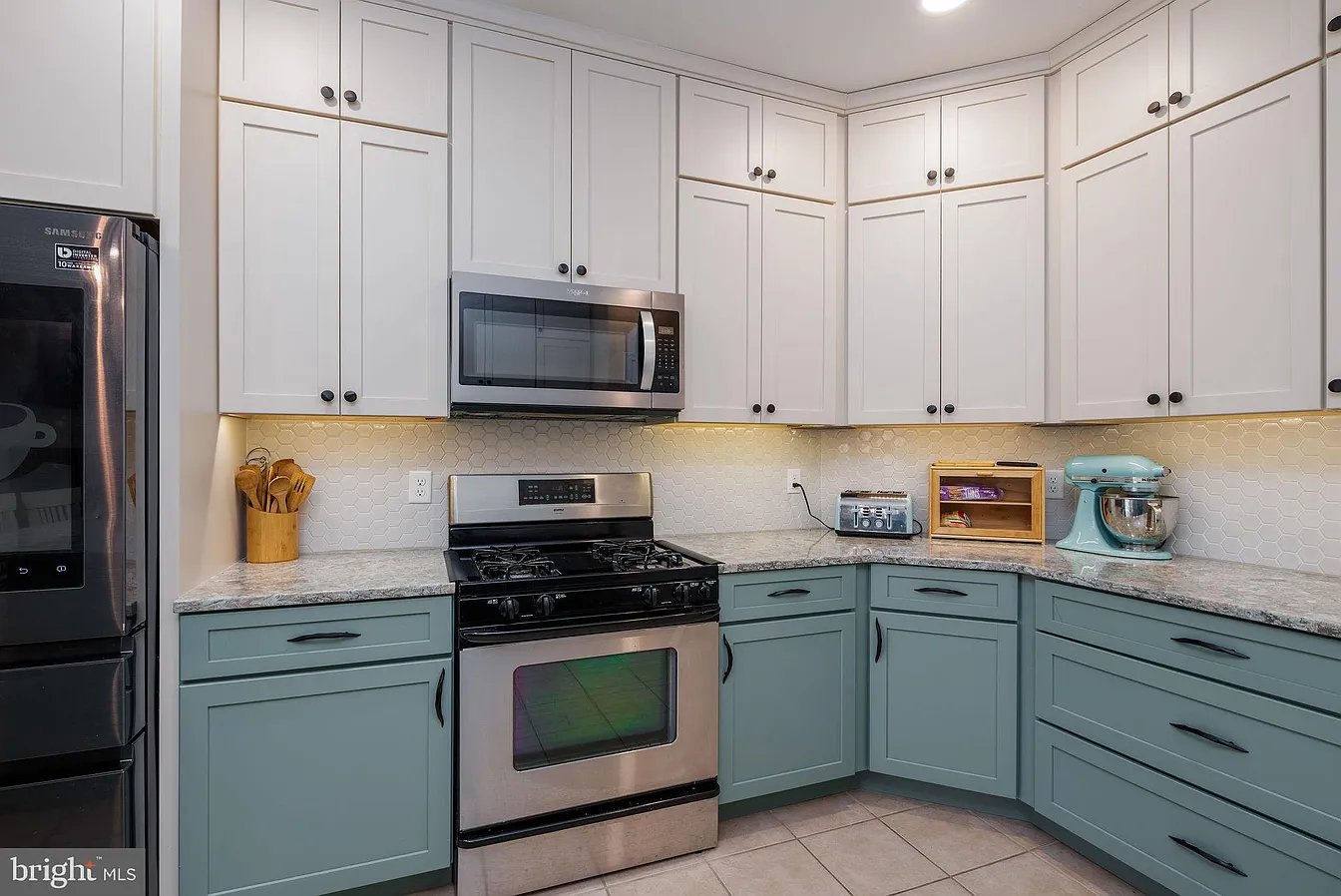 16408 Winding River Dr