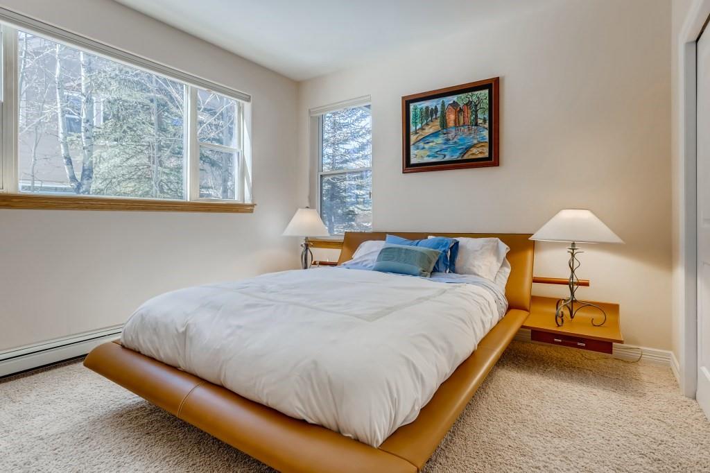 928 A Lakepoint Cir, #A