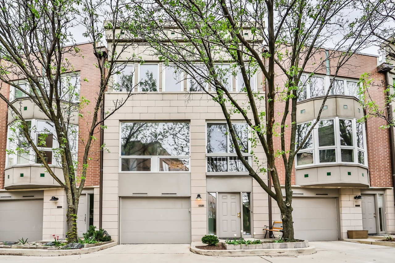2675 N Greenview AVE D