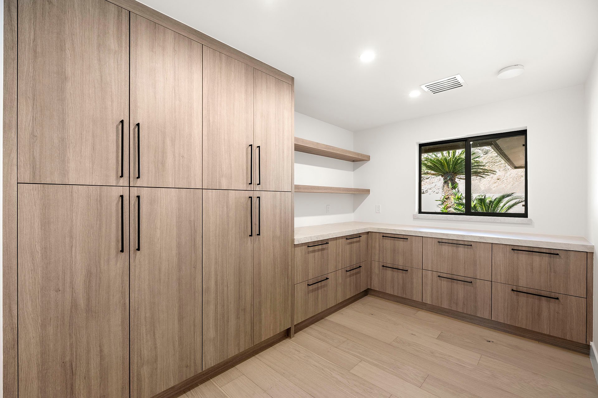 3500 E LINCOLN Drive 26