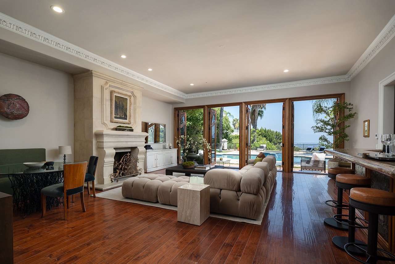 3364 Clerendon Rd, Beverly Hills