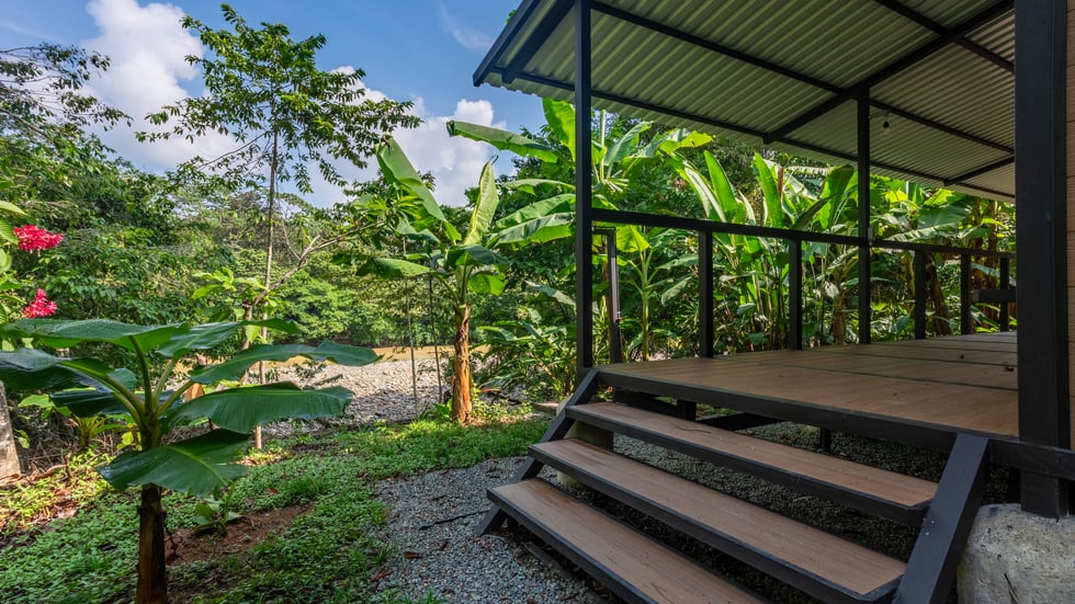 Riverfront Surf House in Playa Dominical Walk to the Beach