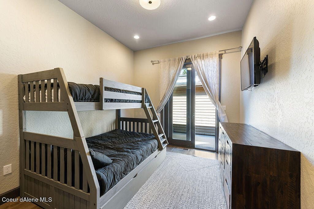 519 Lakeshore Ave UNIT 301