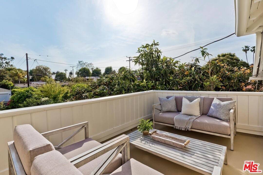 503 N Alta Dr