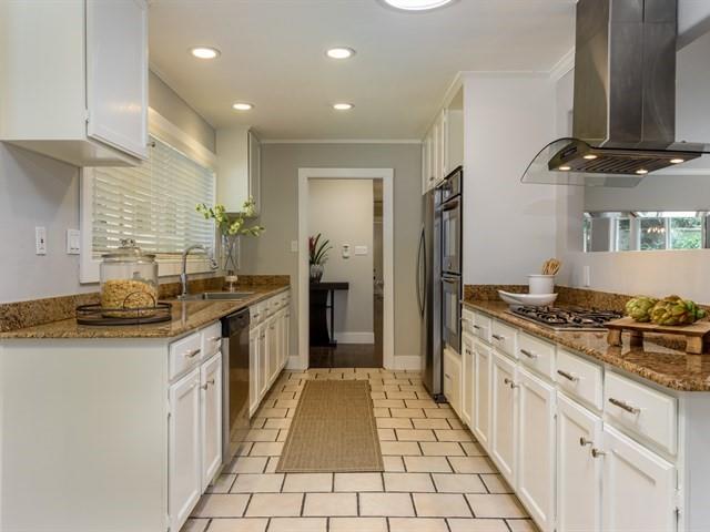 1 Fair Oaks Lane