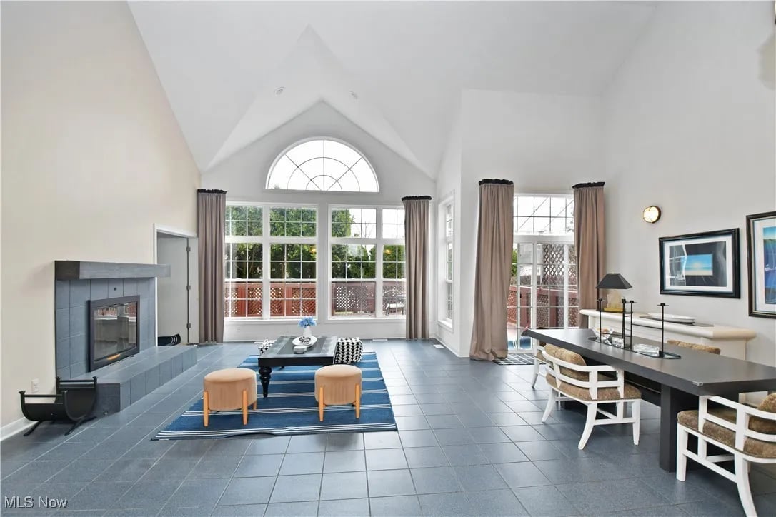 381 W Glengary Cir