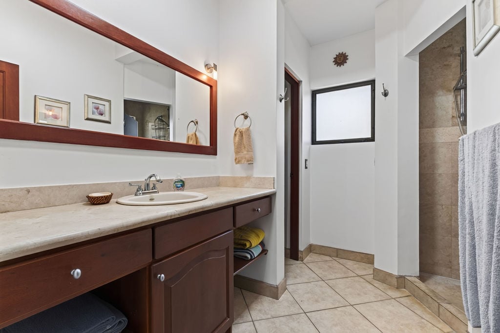 The Oaks #21 | Top-Floor, Turnkey Condo Minutes from Tamarindo