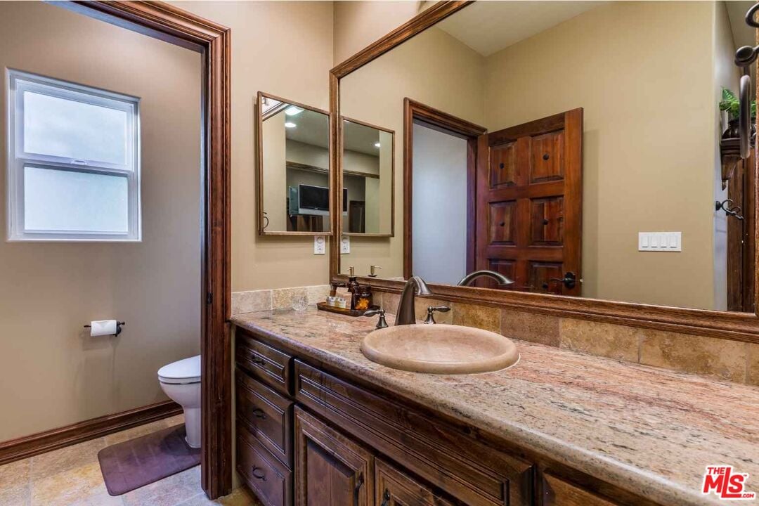 Celestia Crest, Venus Dr, 90046