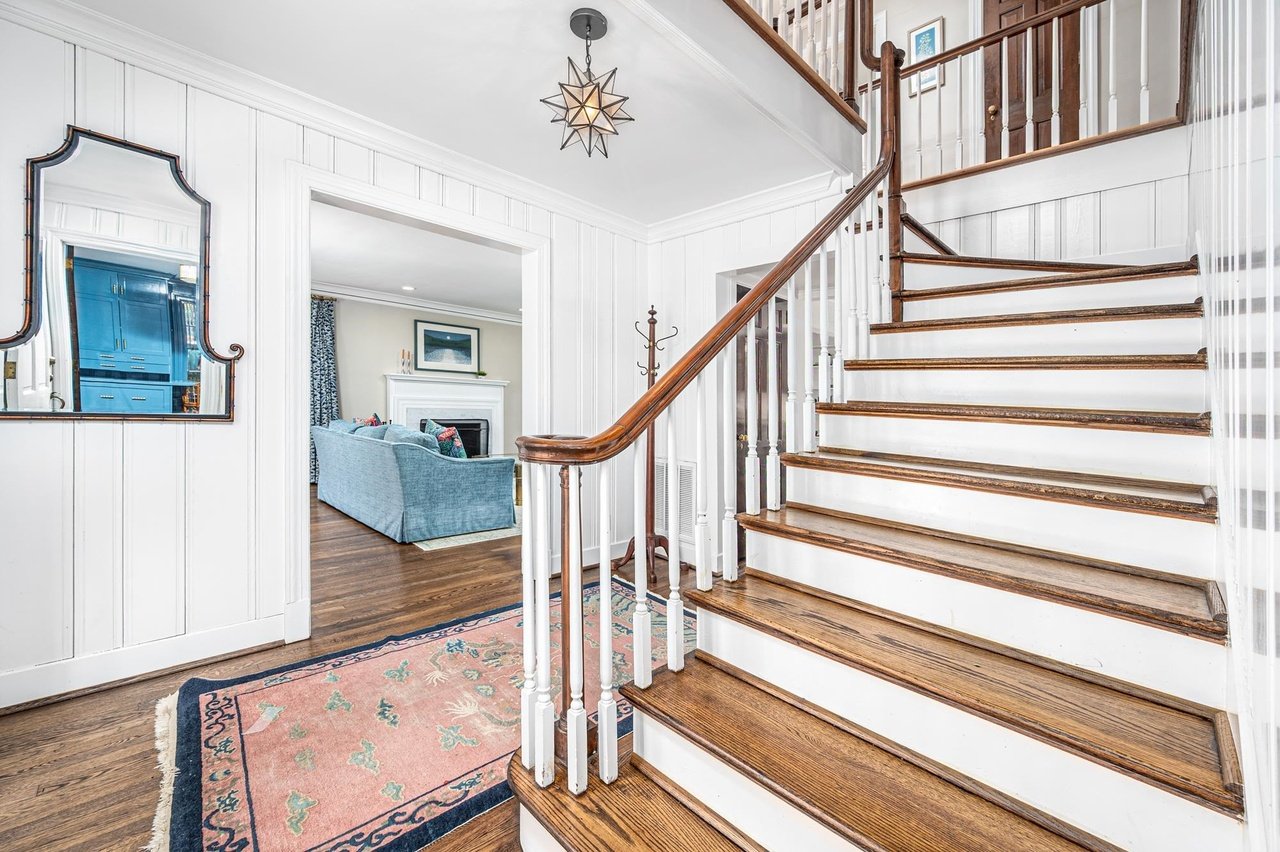 1021 Laurel Hill Rd