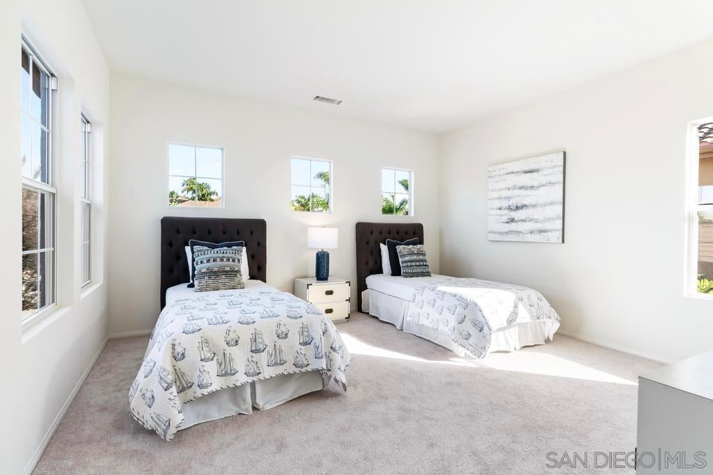 6579 Robinea Dr