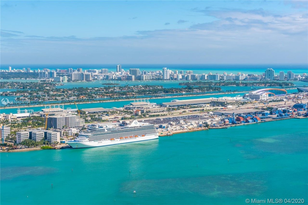 465 Brickell Ave #5701