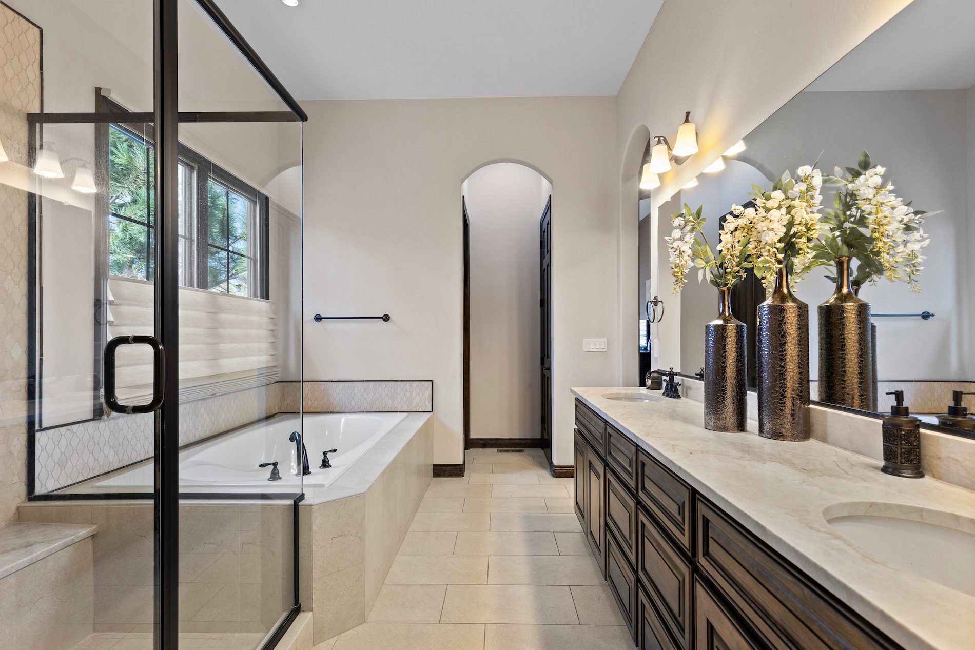 8122 Raphael Lane