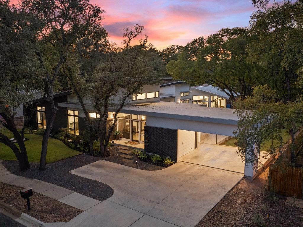 1600 Barton Hills 