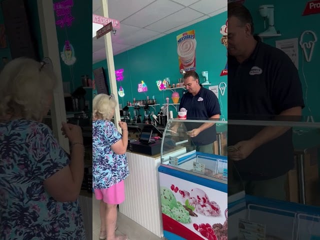 New Ice Cream Parlor in Vero Beach on South Vero Square