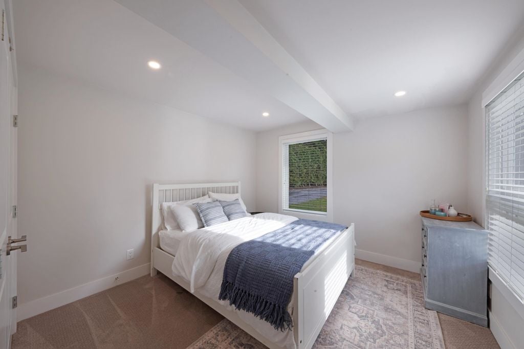 799 Grantham Pl