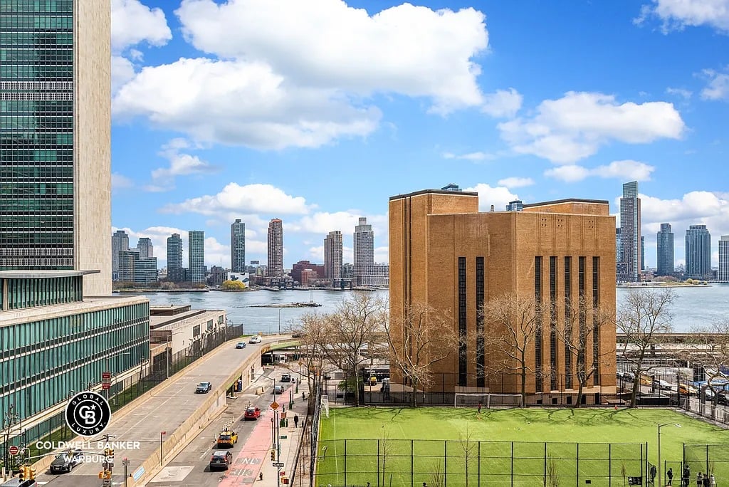 25 TUDOR CITY Pl 301