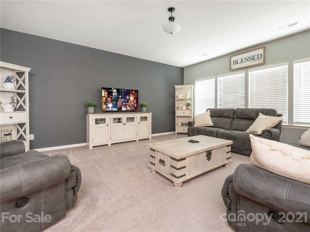 1817 Tendril Ave