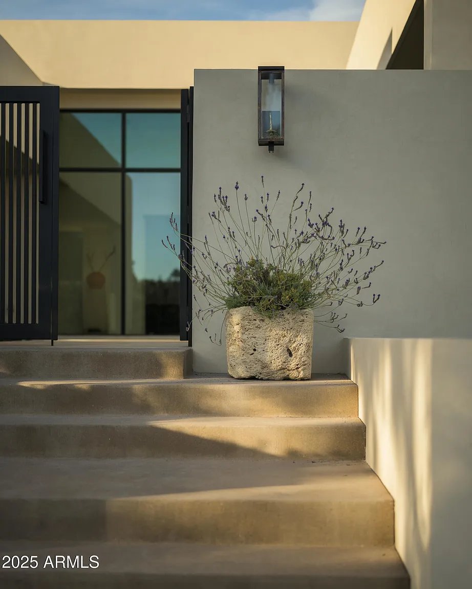 4510 E Maderos Del Cuenta Drive