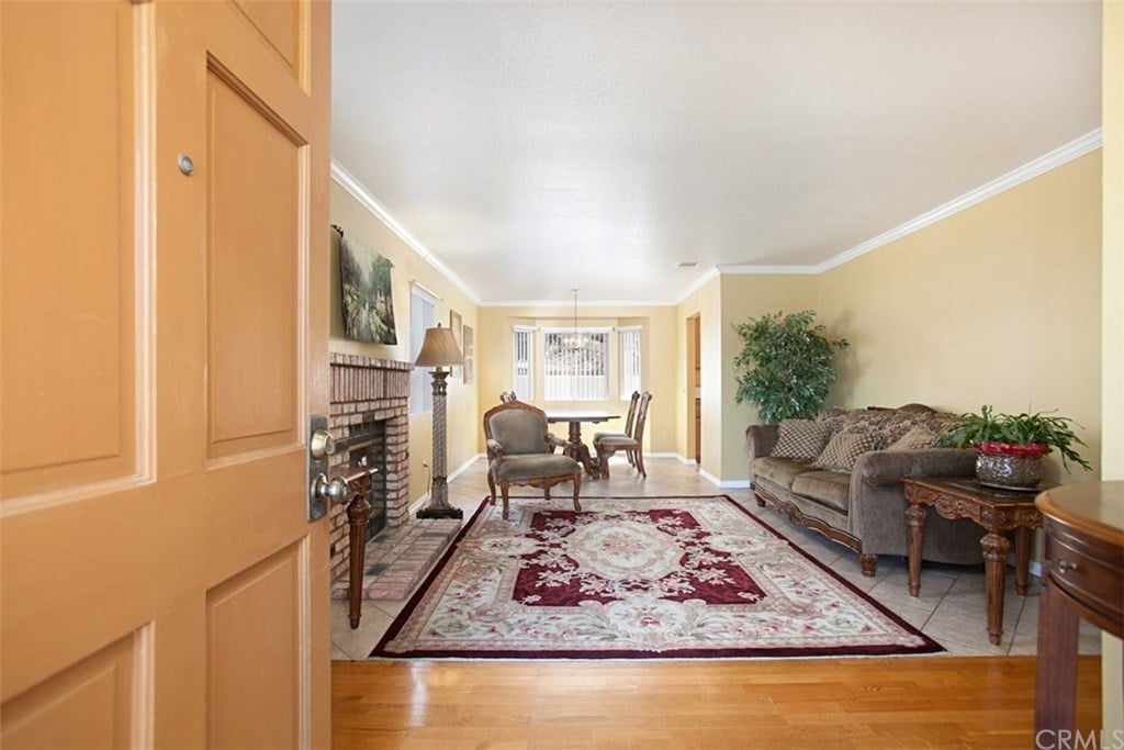 1710 S Mammoth Pl