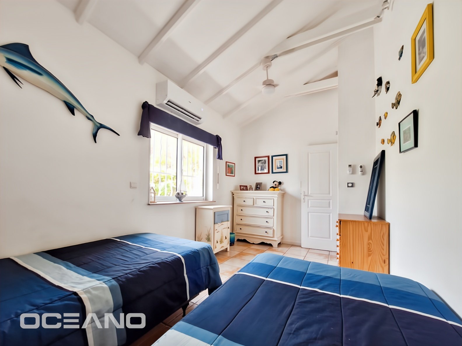 2-Bedroom Apartment with Sea View – Oyster Pond