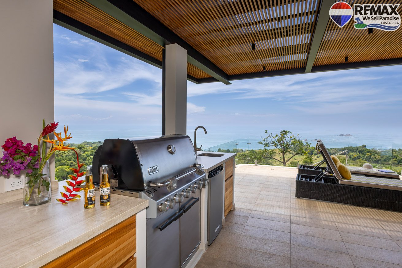 Luxury Ocean View Home in Ojochal Costa Rica | Infinity Pool & Sunset Views