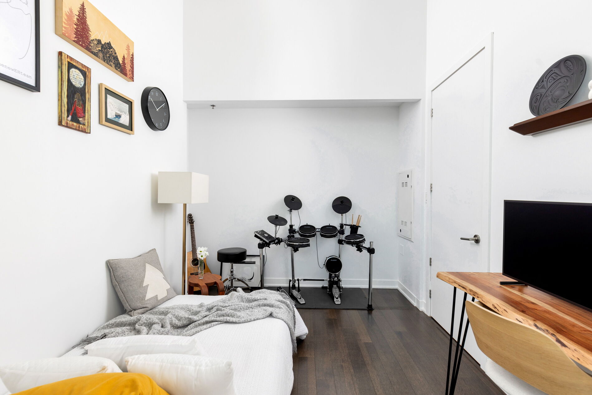 Leslieville Loft Penthouse with Stellar Sunsets