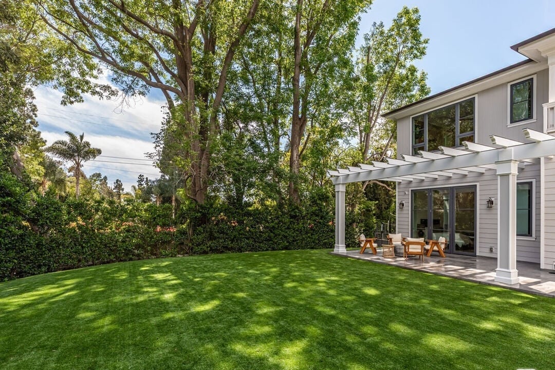 Monarch Reserve, N Norman Pl, 90049