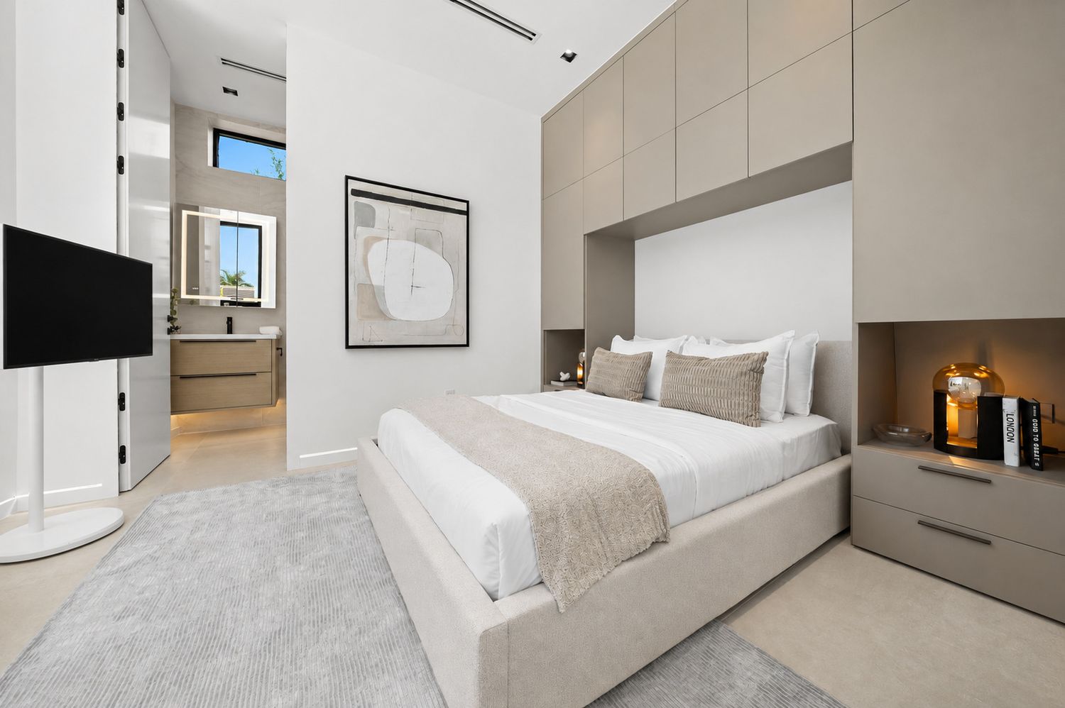 325 W 63rd St