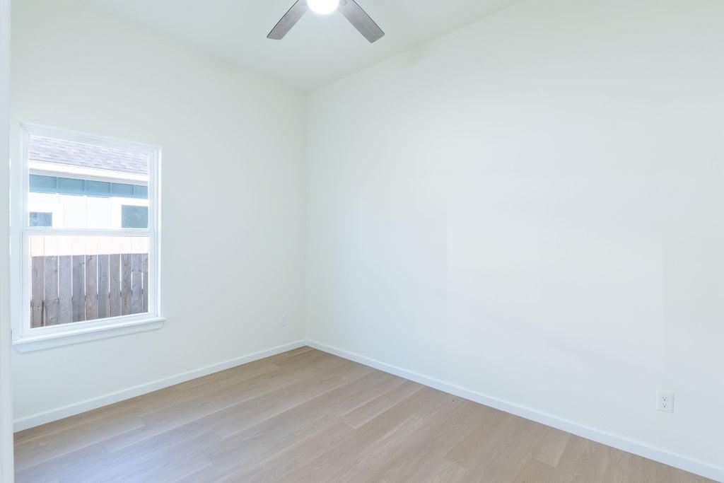 820 W Locust Street